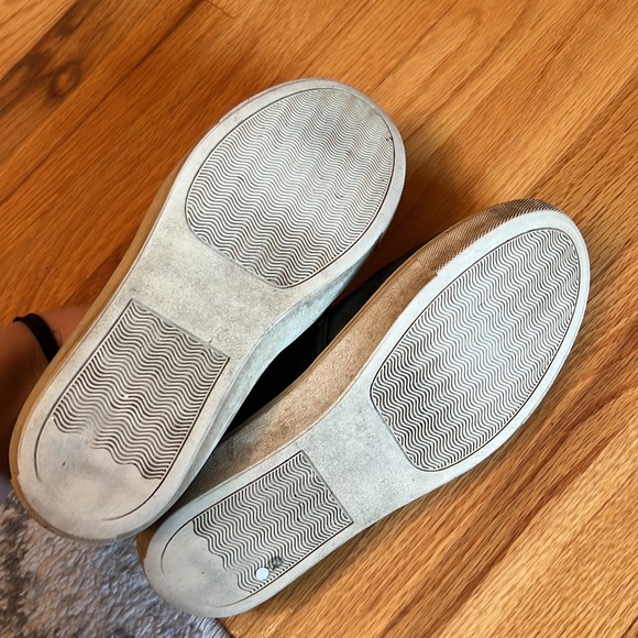 steve madden sneaker slip on - Picture 2 of 3